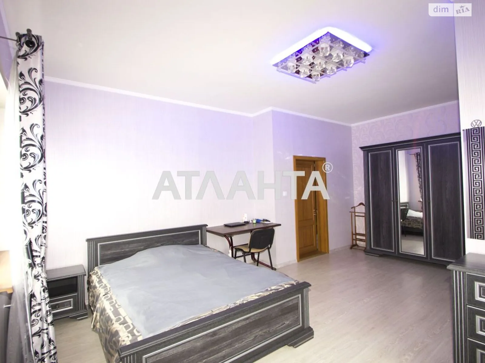 Продается дом на 2 этажа 180 кв. м с беседкой, цена: 140000 $ - фото 1