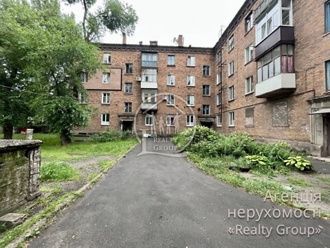 Продается 2-комнатная квартира 52 кв. м в Кривом Роге, ул. Орджоникидзе