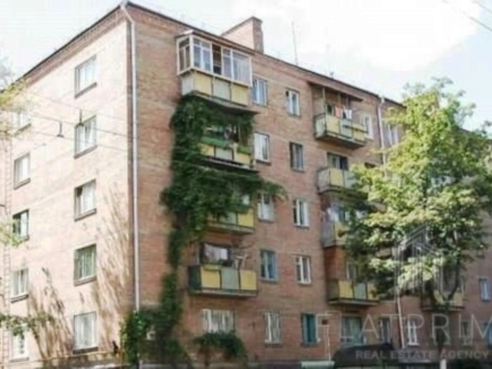 Продається 3-кімнатна квартира 57 кв. м у Києві, вул. Білоруська, 15