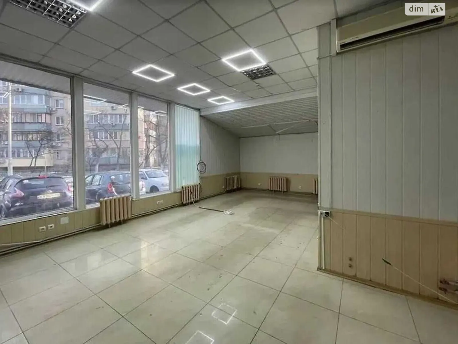 Сдается в аренду объект сферы услуг 54 кв. м в 1-этажном здании, цена: 27000 грн