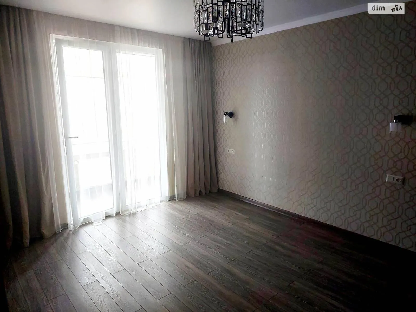 Продається 1-кімнатна квартира 43.4 кв. м у Одесі, вул. Академіка Сахарова