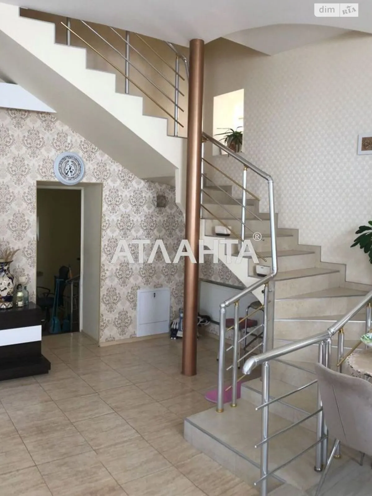 Продається будинок 2 поверховий 219 кв. м з каміном - фото 3