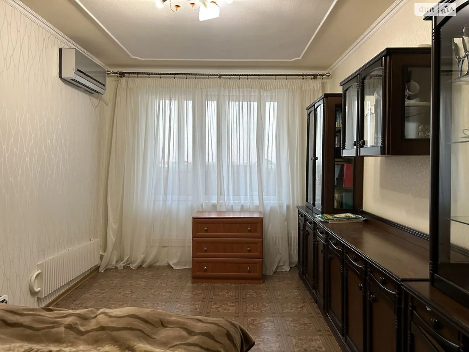 Продается 3-комнатная квартира 65 кв. м в Харькове, ул. Амосова, 40
