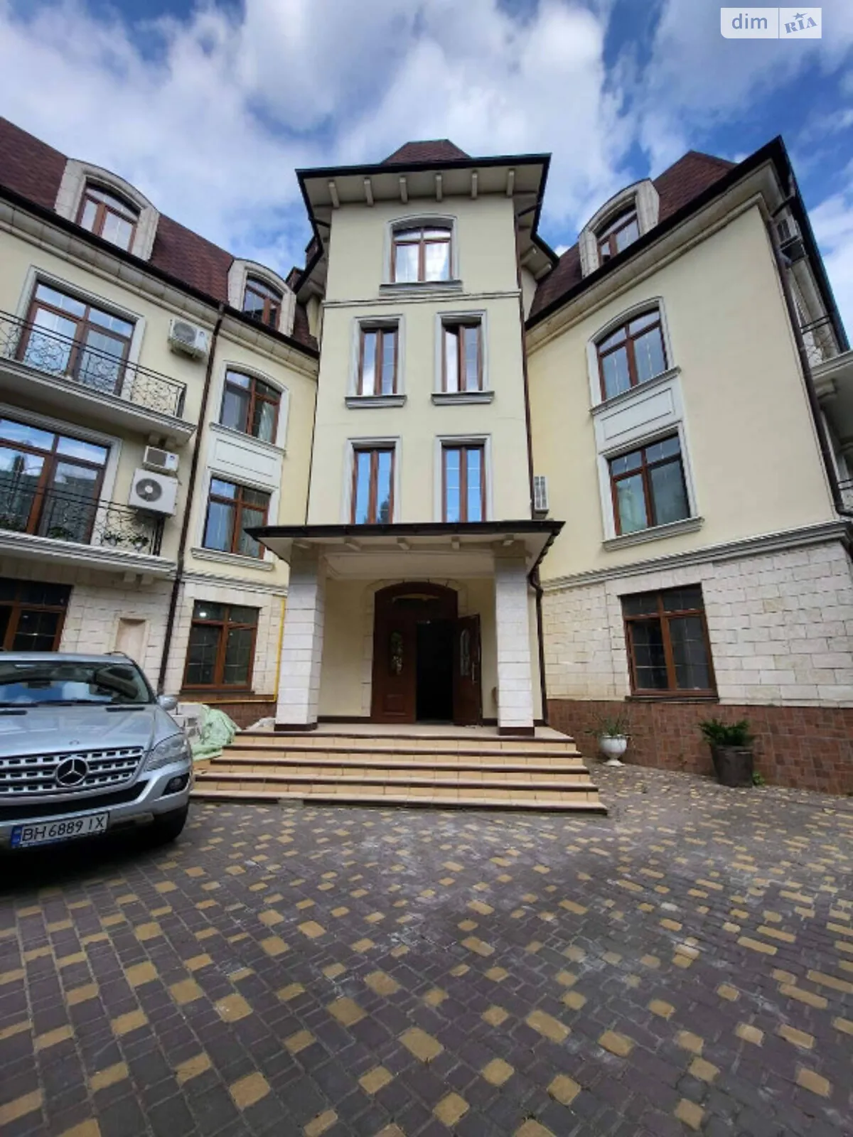 Продается 2-комнатная квартира 76 кв. м в Одессе, цена: 100000 $