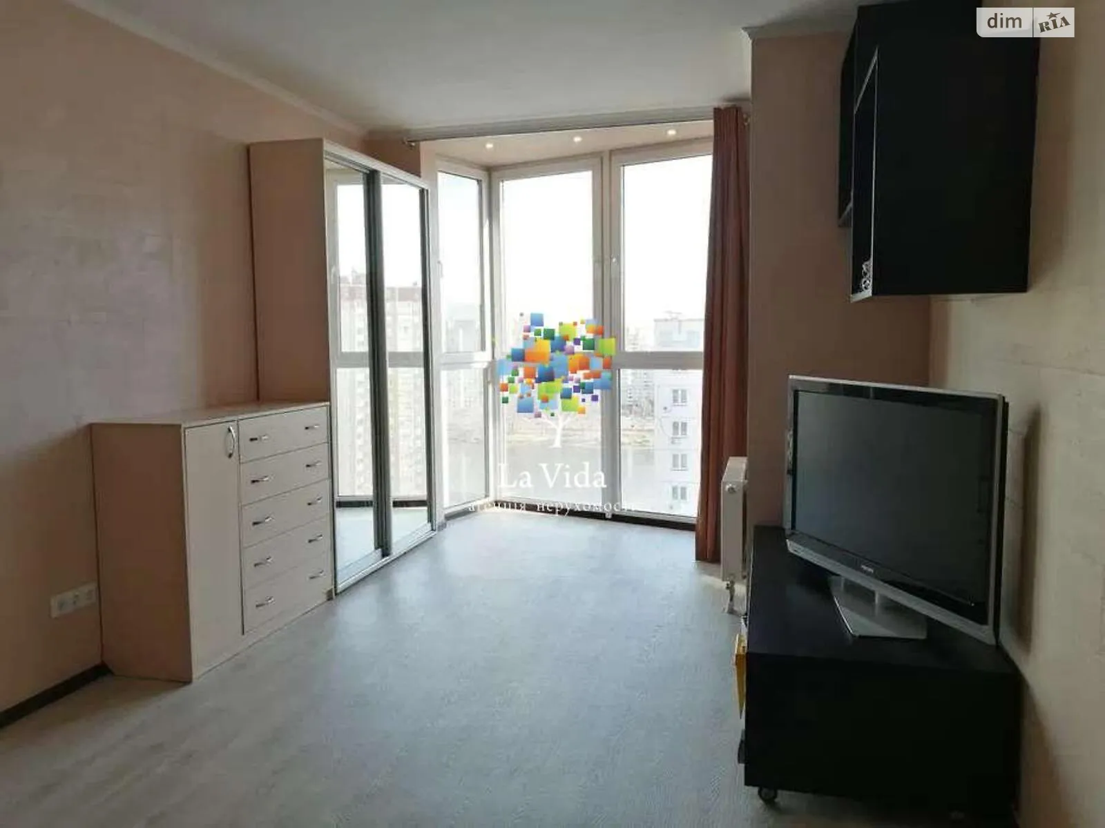 Продается 1-комнатная квартира 50 кв. м в Киеве, ул. Драгоманова, 2 - фото 1