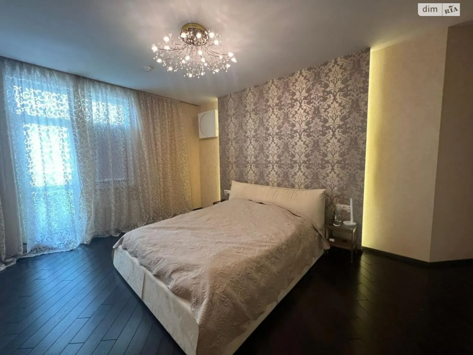 Продается 3-комнатная квартира 134 кв. м в Киеве, ул. Коновальца Евгения, 44А - фото 1