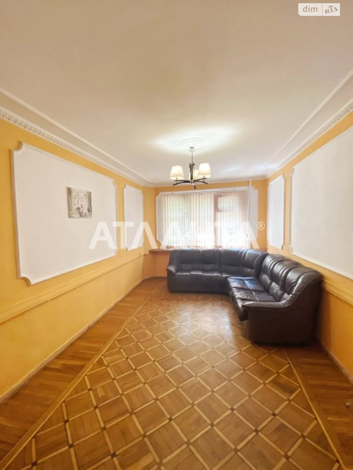 Продается 5-комнатная квартира 98 кв. м в Одессе, ул. Ильфа и Петрова