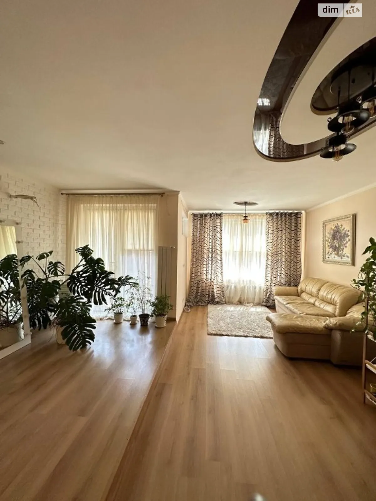 Продается дом на 2 этажа 152 кв. м с участком, цена: 230000 $