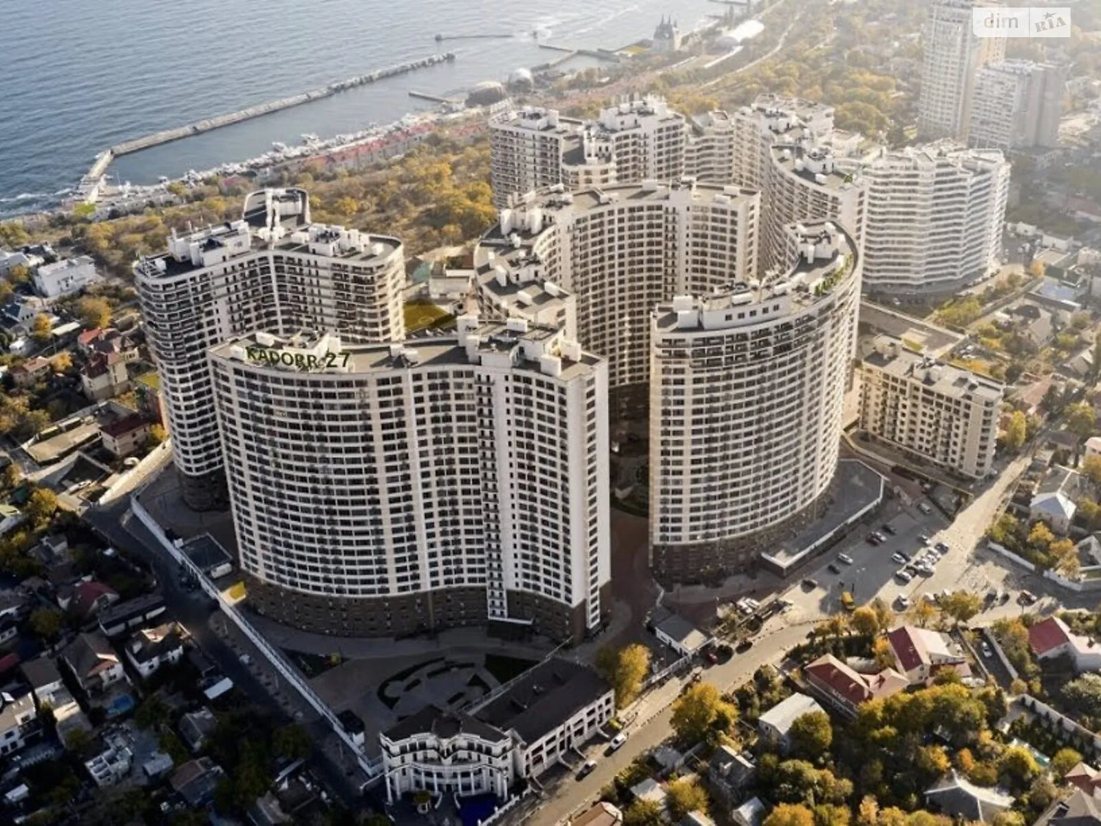 Продається 3-кімнатна квартира 110 кв. м у Одесі, вул. Каманіна