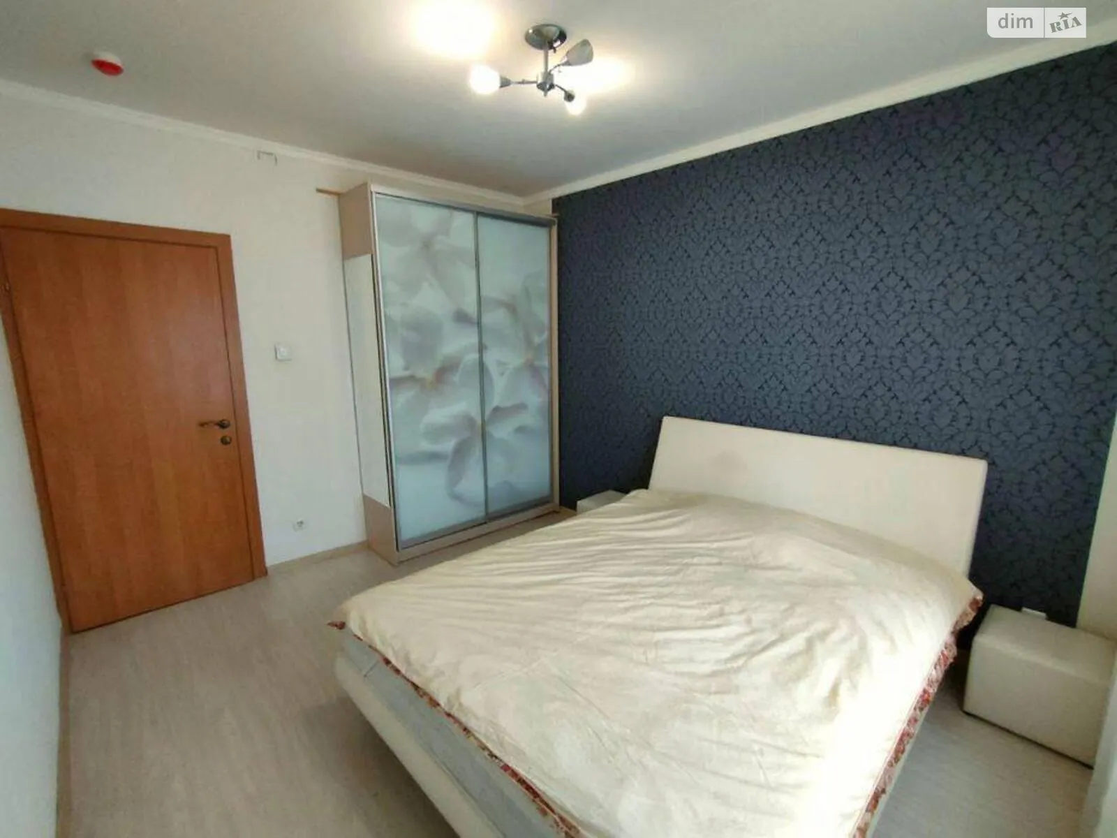 Продается 3-комнатная квартира 91 кв. м в Киеве, ул. Урловская, 34