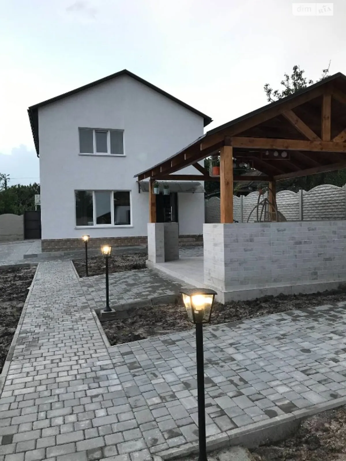 Продається будинок 2 поверховий 105 кв. м з каміном, цена: 104999 $