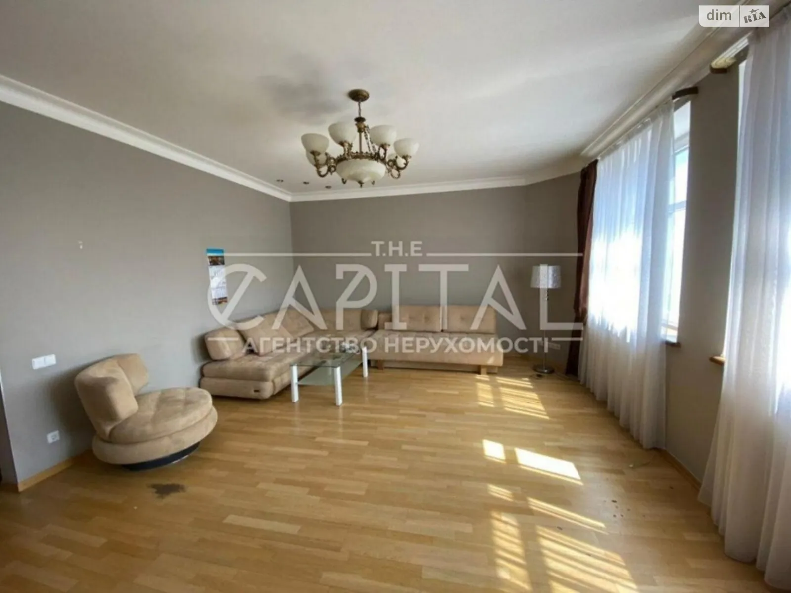 Продается 1-комнатная квартира 192 кв. м в Киеве, ул. Коновальца Евгения, 32Б