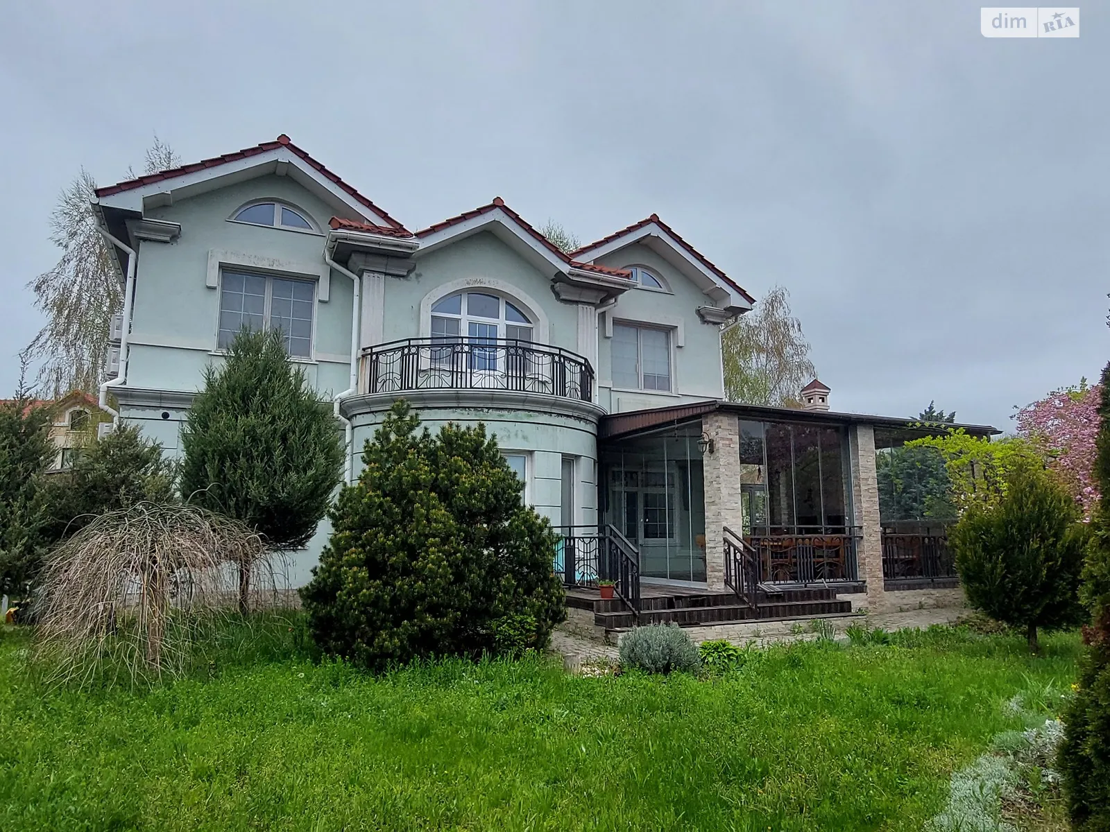 Продается дом на 2 этажа 200 кв. м с террасой, цена: 230000 $ - фото 1