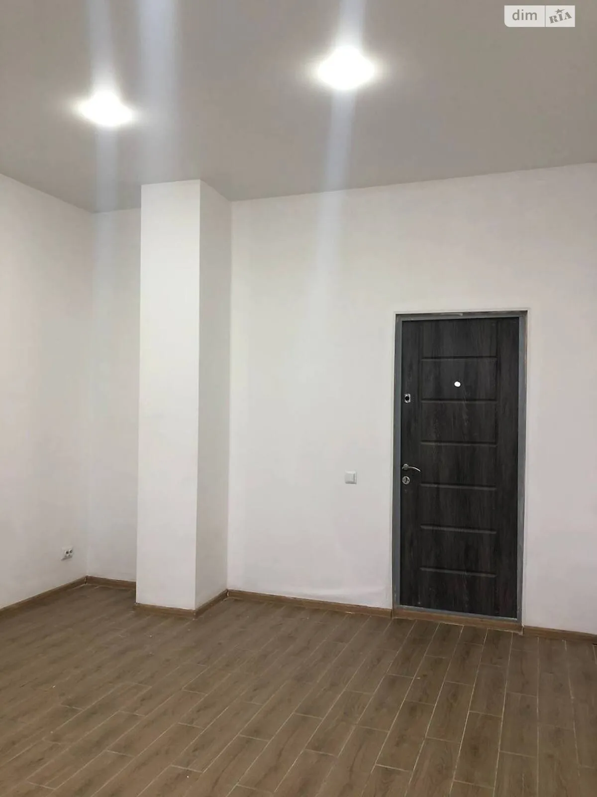 Продається офіс 14 кв. м в бізнес-центрі, цена: 16200 $