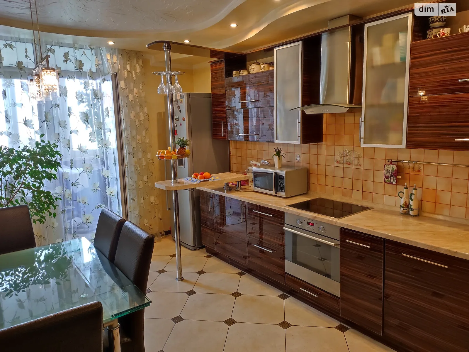 Продается 3-комнатная квартира 115 кв. м в Киеве, ул. Николая Ушакова, 1В - фото 1