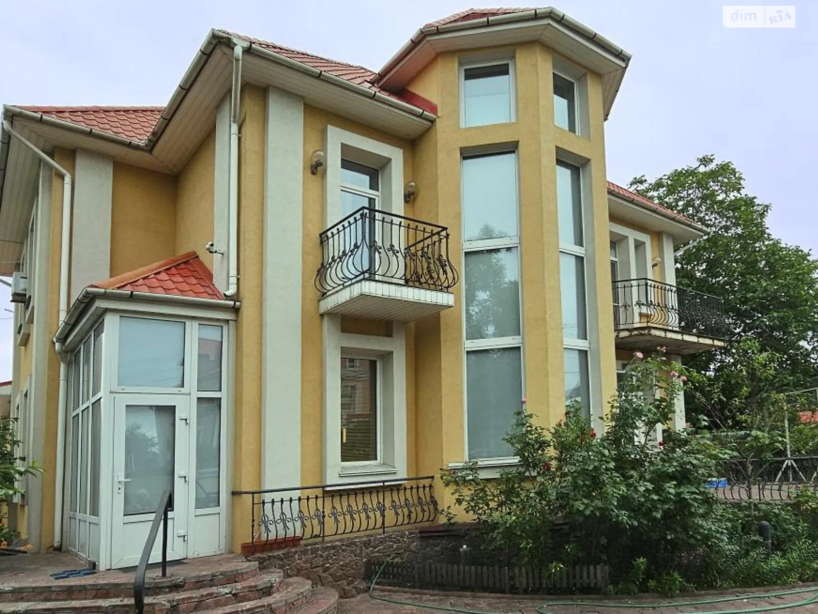 Продается дом на 3 этажа 450 кв. м с балконом - фото 2