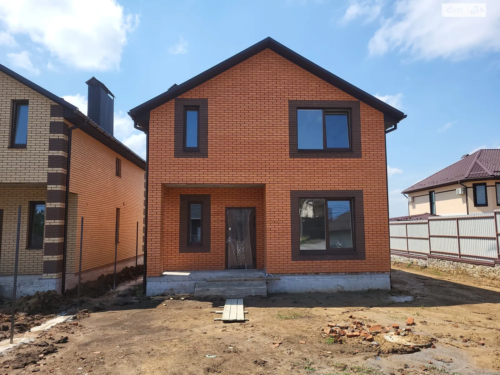 Продается дом на 2 этажа 120 кв. м с верандой, цена: 115000 $ - фото 1