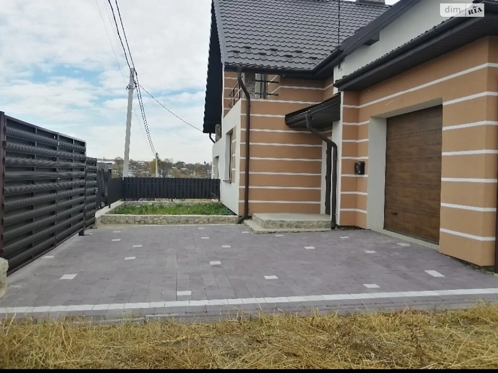 Продается дом на 2 этажа 137 кв. м с камином, цена: 78000 $ - фото 1