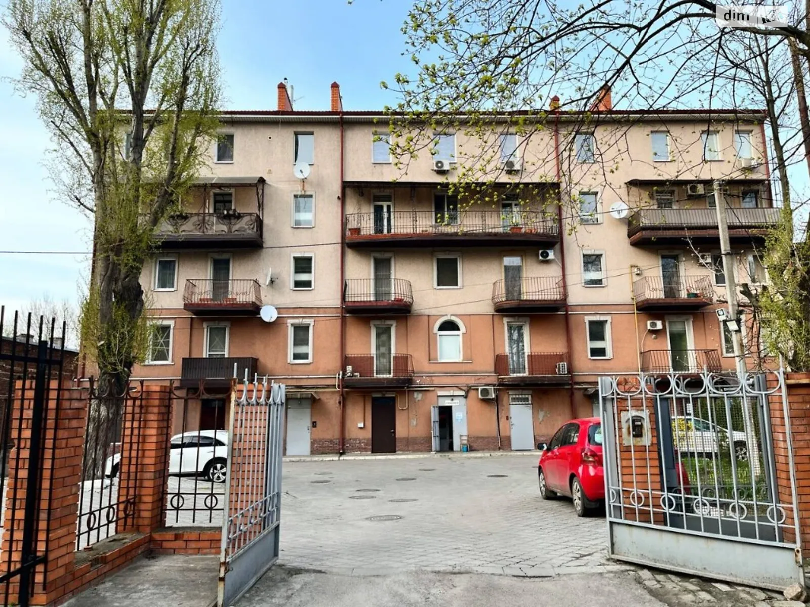 Продается офис 88 кв. м в бизнес-центре, цена: 67000 $