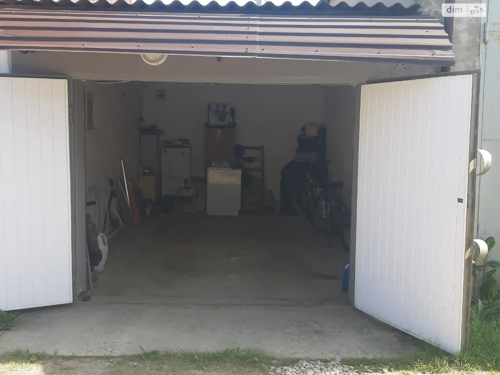Продается отдельно стоящий гараж под легковое авто на 20 кв. м, цена: 7500 $