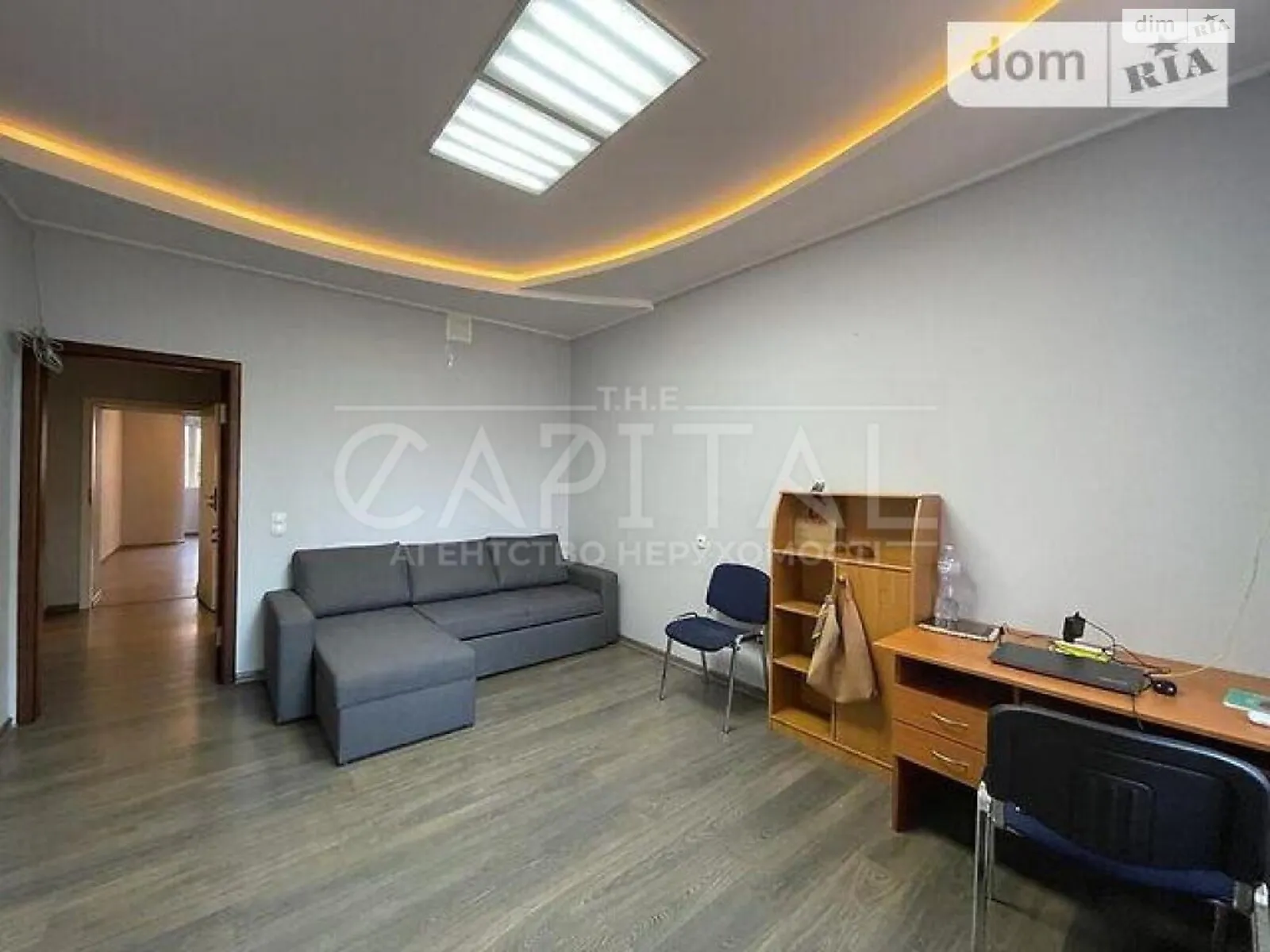 Продается офис 122 кв. м в бизнес-центре, цена: 315000 $