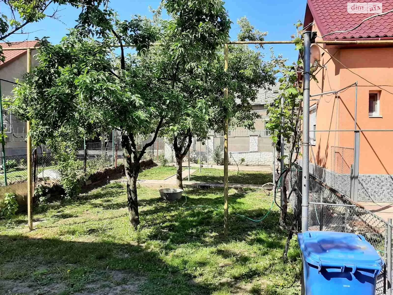 Продается дом на 2 этажа 160 кв. м с садом, цена: 140000 $ - фото 1
