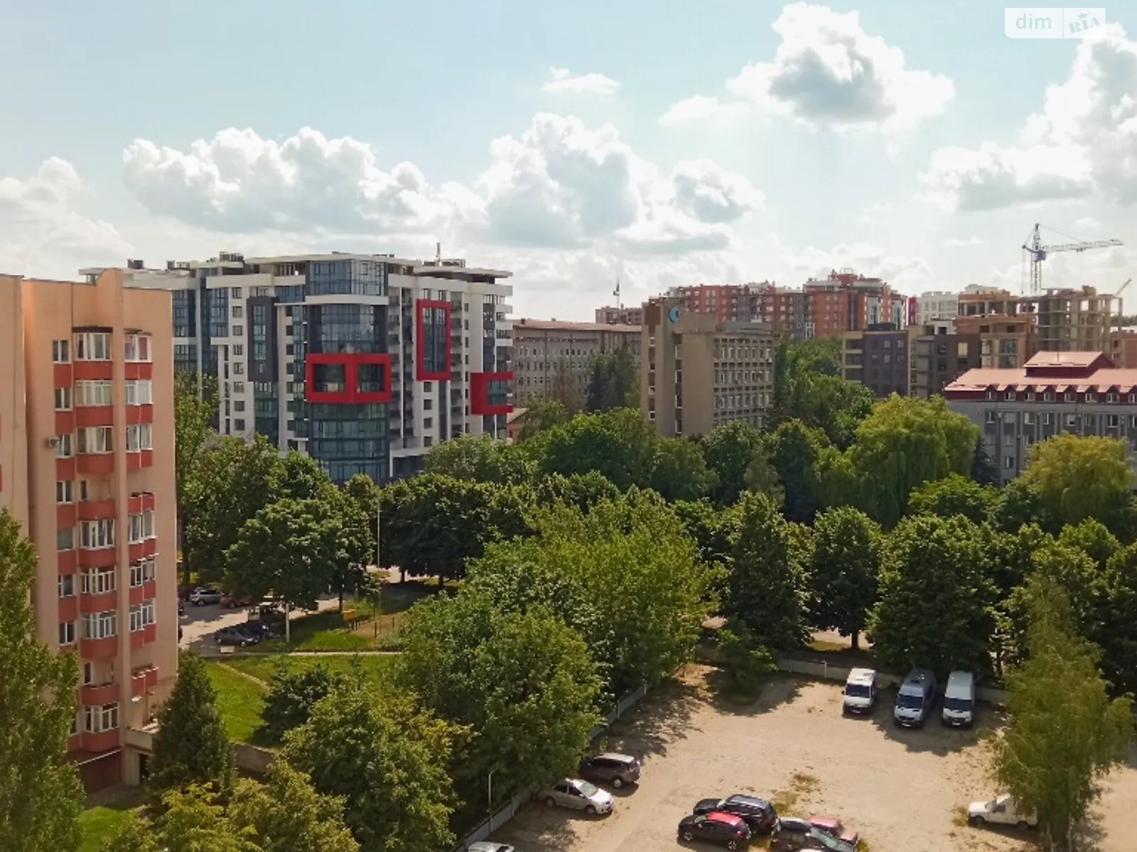 Продается 3-комнатная квартира 120 кв. м в Черновцах, цена: 84000 $