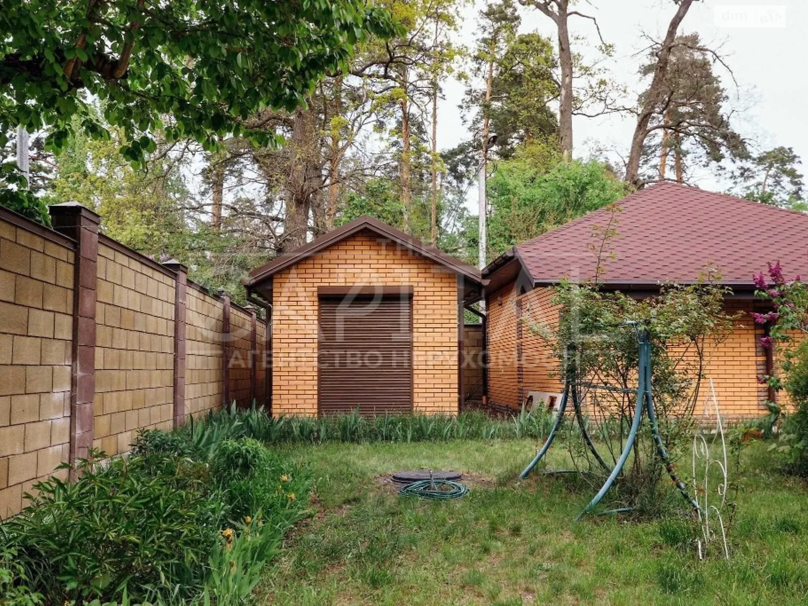 Сдается в аренду дом на 3 этажа 320 кв. м с беседкой, цена: 1200 $