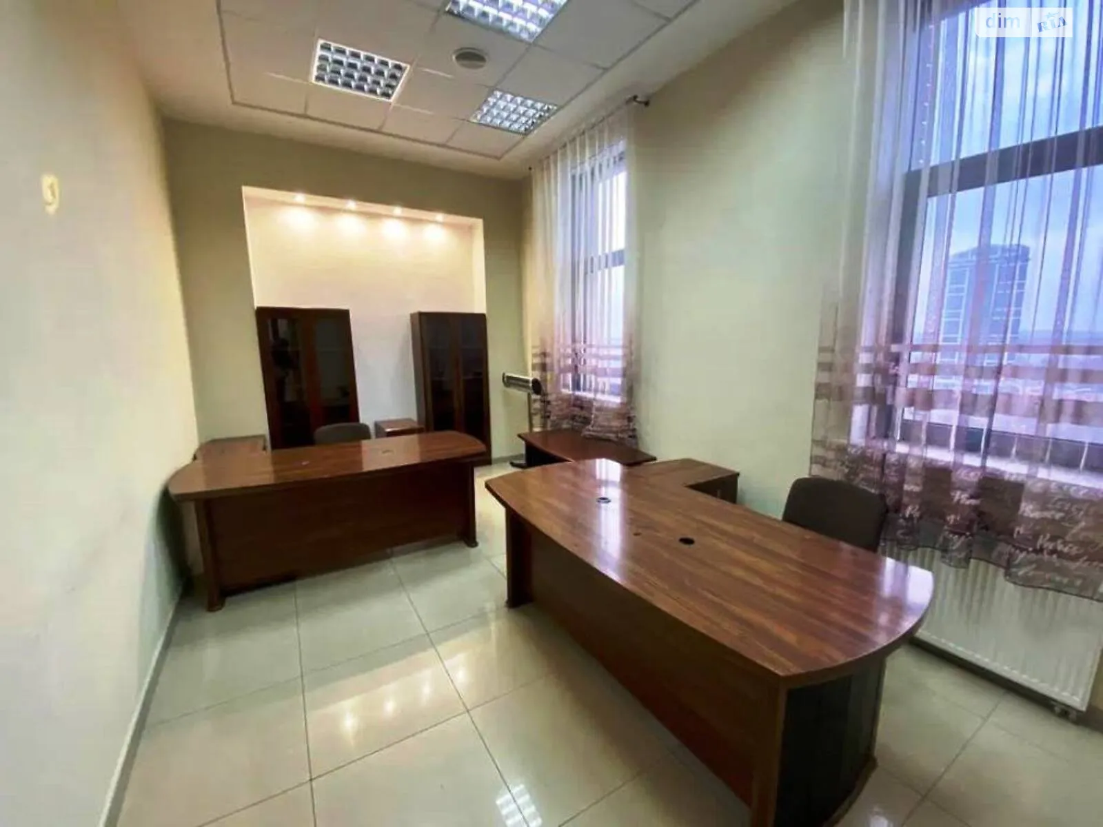 Продается офис 168 кв. м в бизнес-центре - фото 2