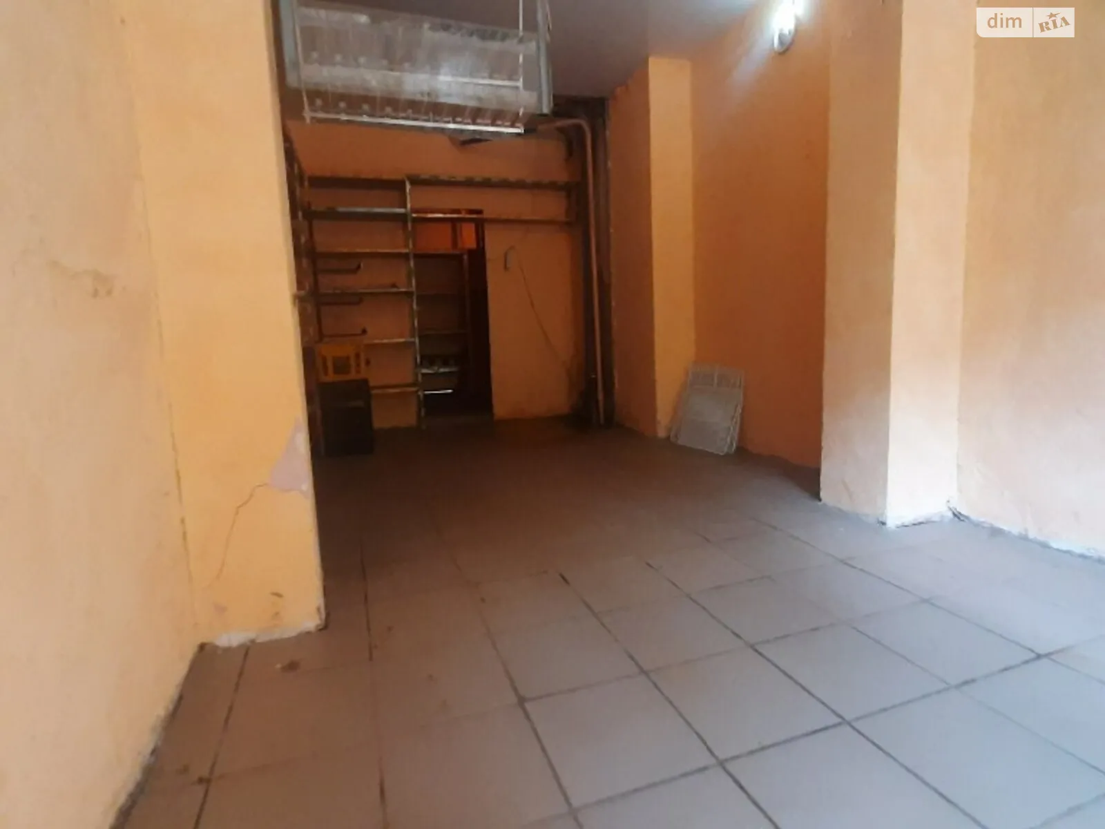 Продается офис 25 кв. м в бизнес-центре, цена: 15000 $ - фото 1