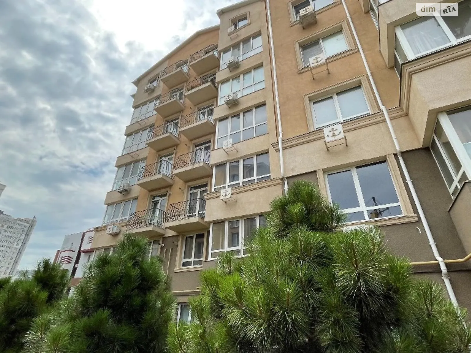 Продается 3-комнатная квартира 77 кв. м в Одессе, ул. Владислава Бувалкина(Генерала Бочарова)