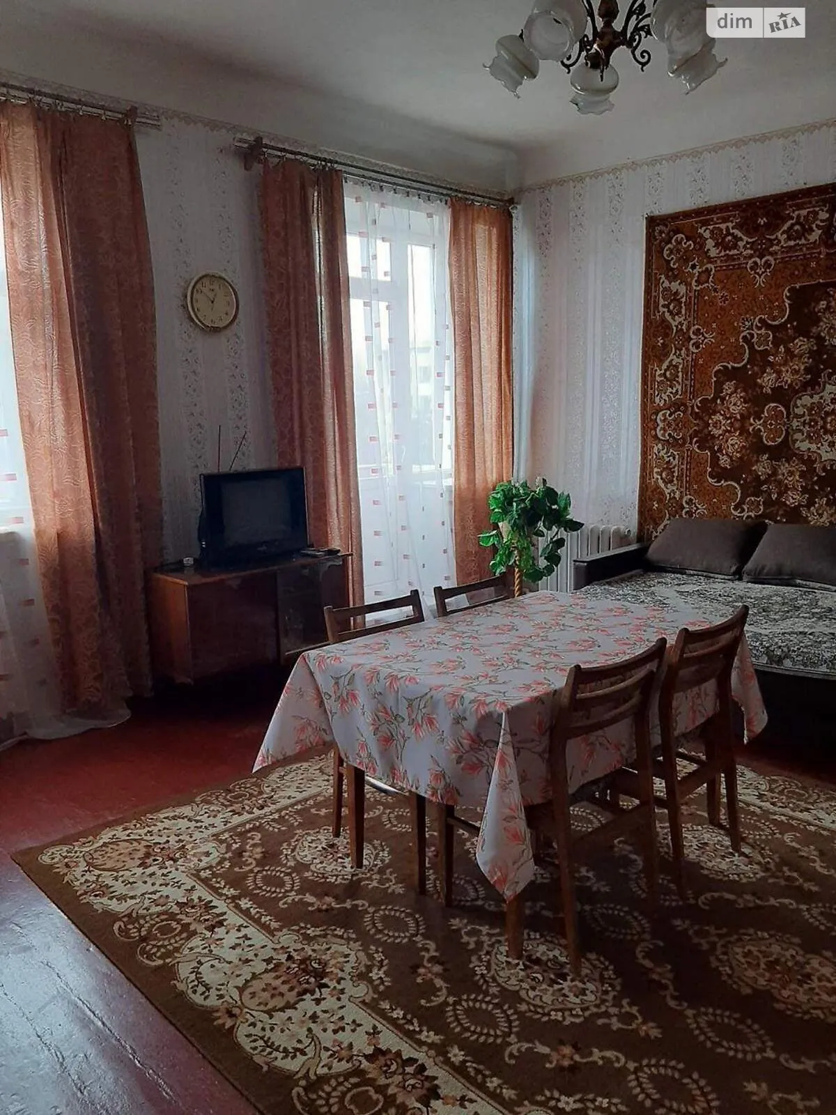 Продается 3-комнатная квартира 80 кв. м в Полтаве, ул. Кукоби Анатолия, 1