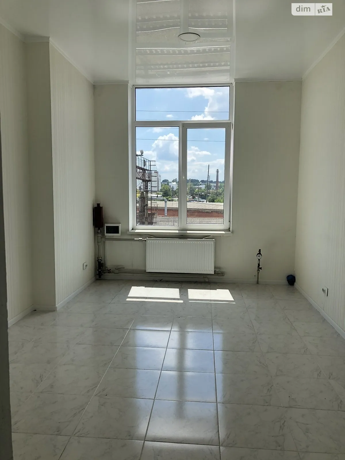 Продається офіс 14 кв. м в бізнес-центрі, цена: 16200 $ - фото 1