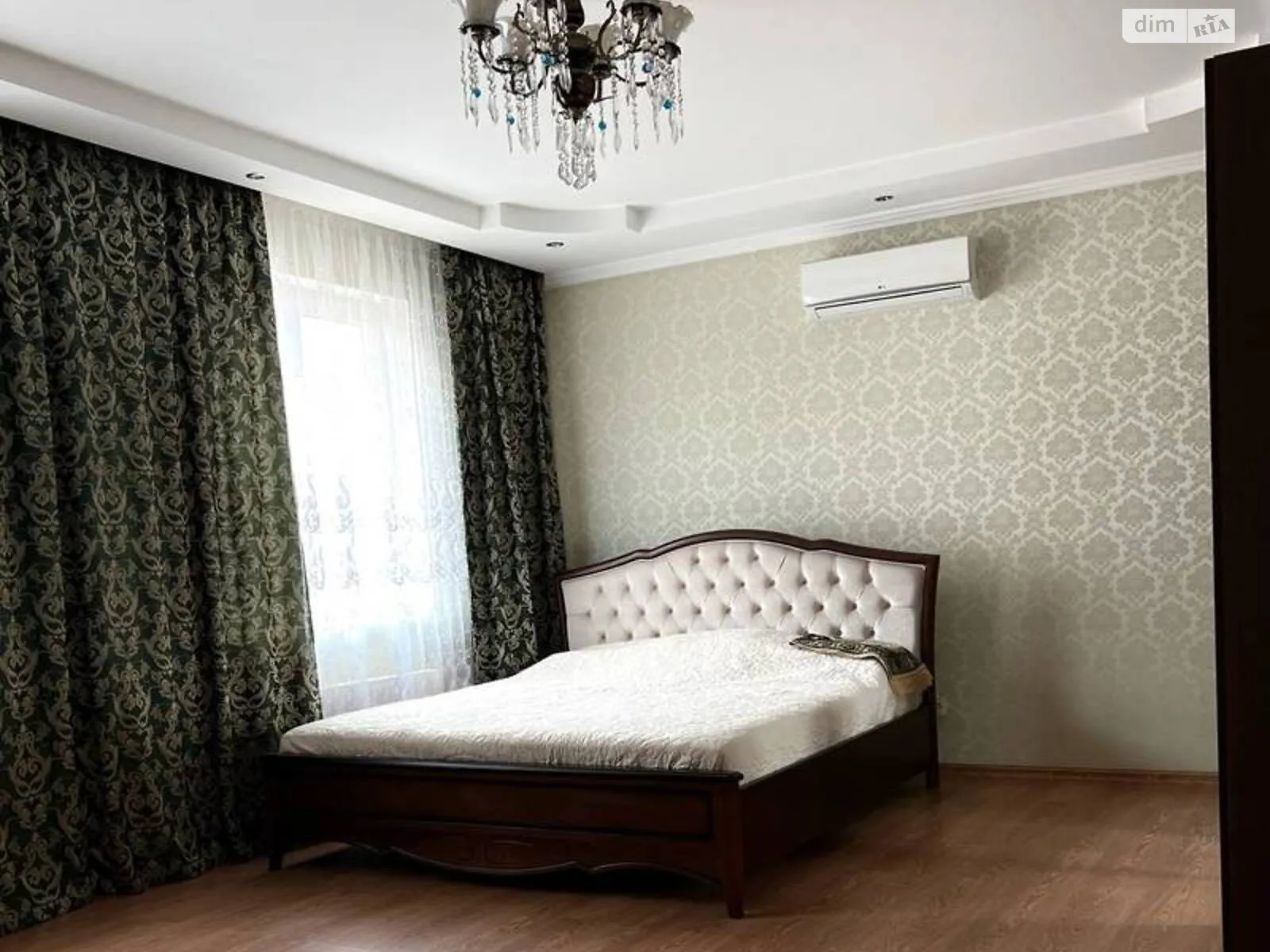 Продается дом на 2 этажа 182 кв. м с бассейном, цена: 165000 $ - фото 1