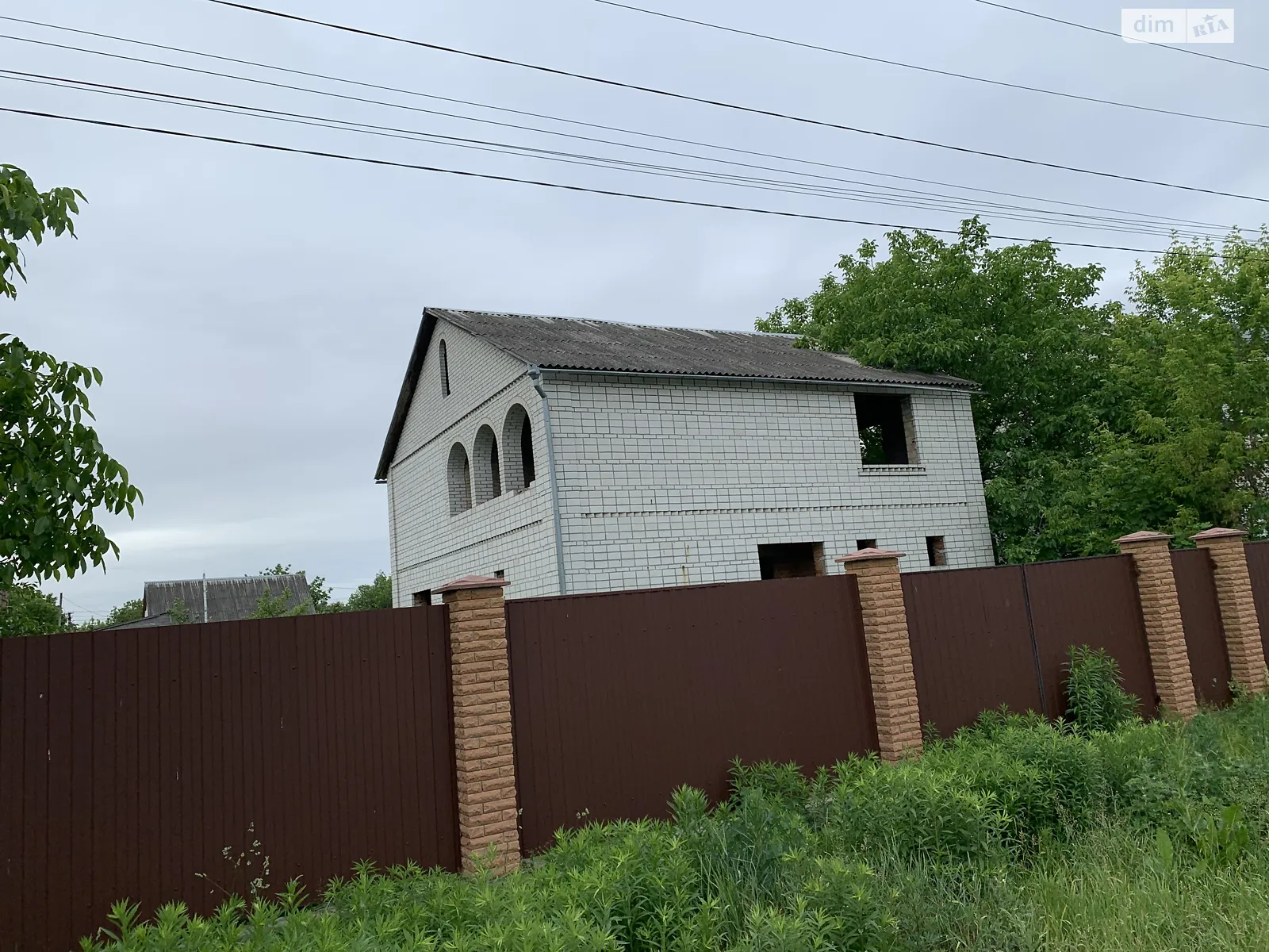 Продается дом на 2 этажа 178 кв. м с гаражом, цена: 69000 $ - фото 1
