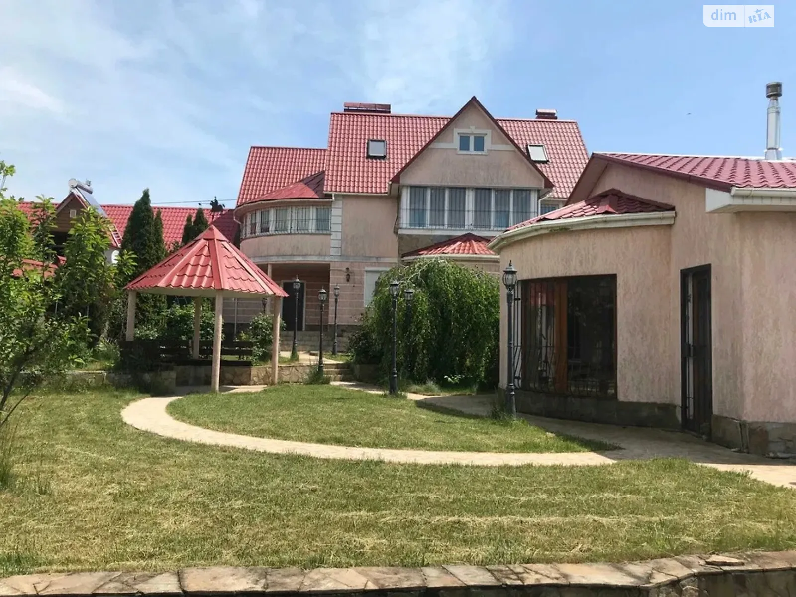 Продається будинок 2 поверховий 250 кв. м з гаражем, цена: 185000 $