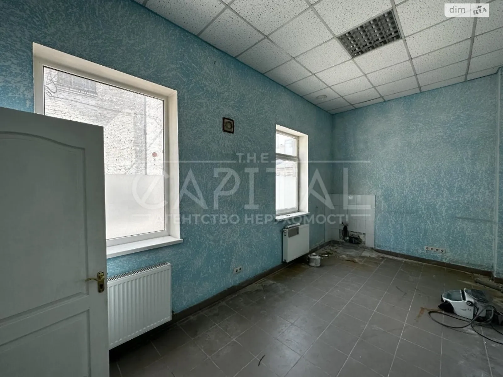 Сдается в аренду офис 88 кв. м в бизнес-центре, цена: 720 $ - фото 1