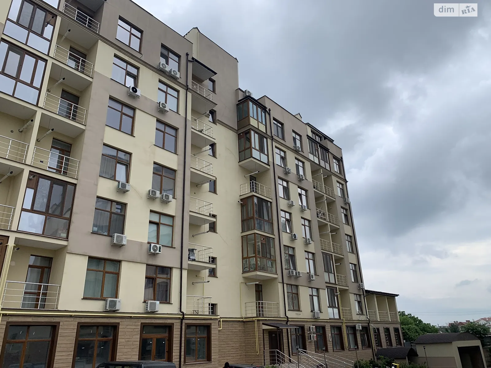 Продается 2-комнатная квартира 77 кв. м в Одессе, ул. Долгая