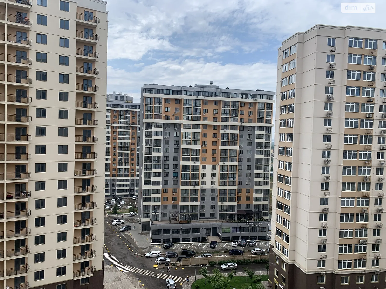 Продается 1-комнатная квартира 42 кв. м в Одессе, ул. Жемчужная, 10 - фото 1