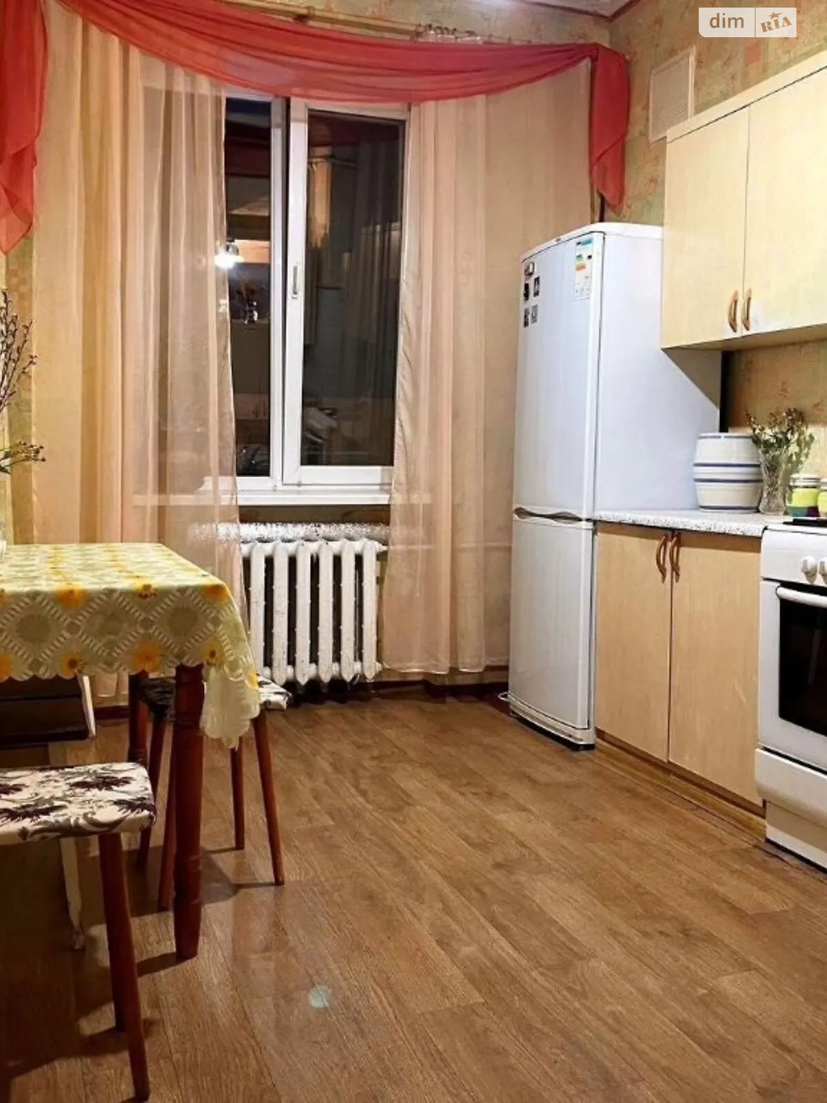 Продается 1-комнатная квартира 54 кв. м в Днепре, просп. Науки(Гагарина), 33