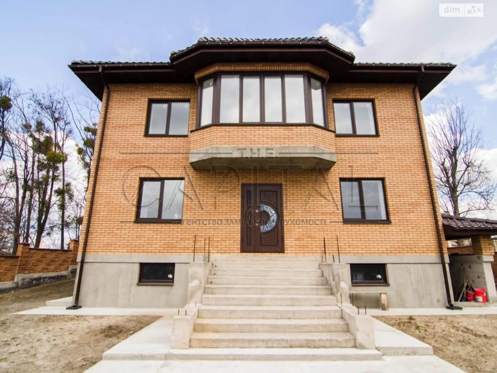 Продается дом на 3 этажа 400 кв. м с садом, цена: 620000 $ - фото 1