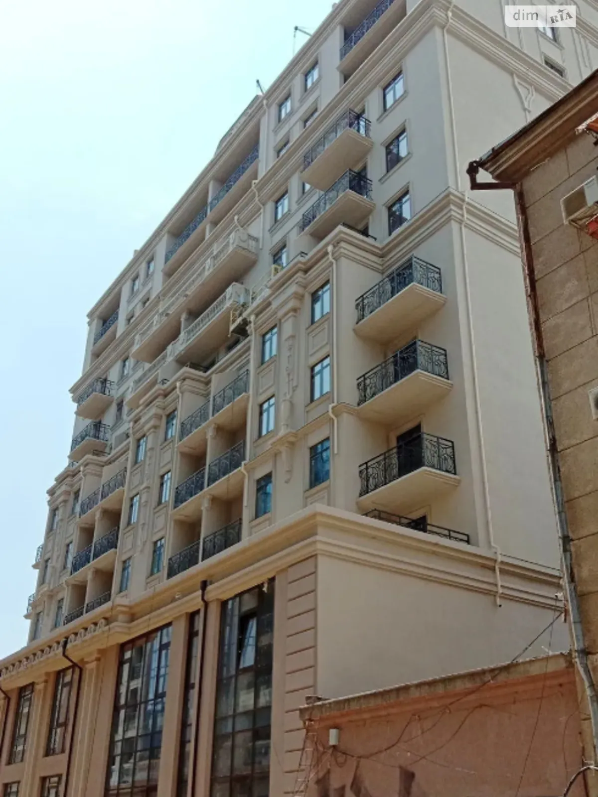 Продается 1-комнатная квартира 41 кв. м в Одессе, ул. Карантинная, 22 - фото 1