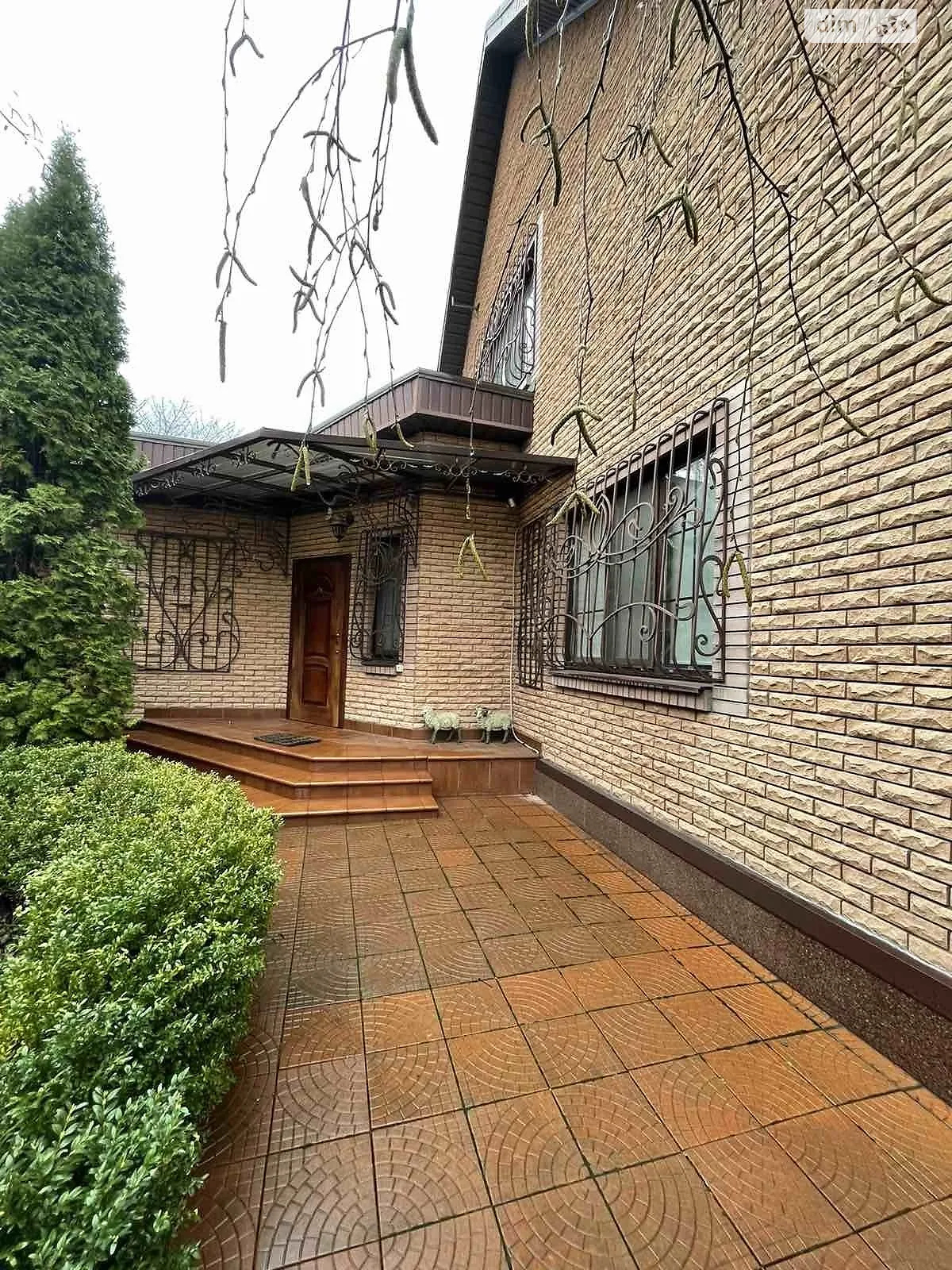 Продается дом на 2 этажа 220 кв. м с верандой, цена: 235000 $ - фото 1