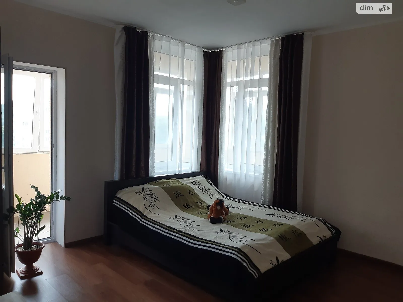Продается 3-комнатная квартира 102.3 кв. м в Киеве, ул. Петропавловская, 50Б