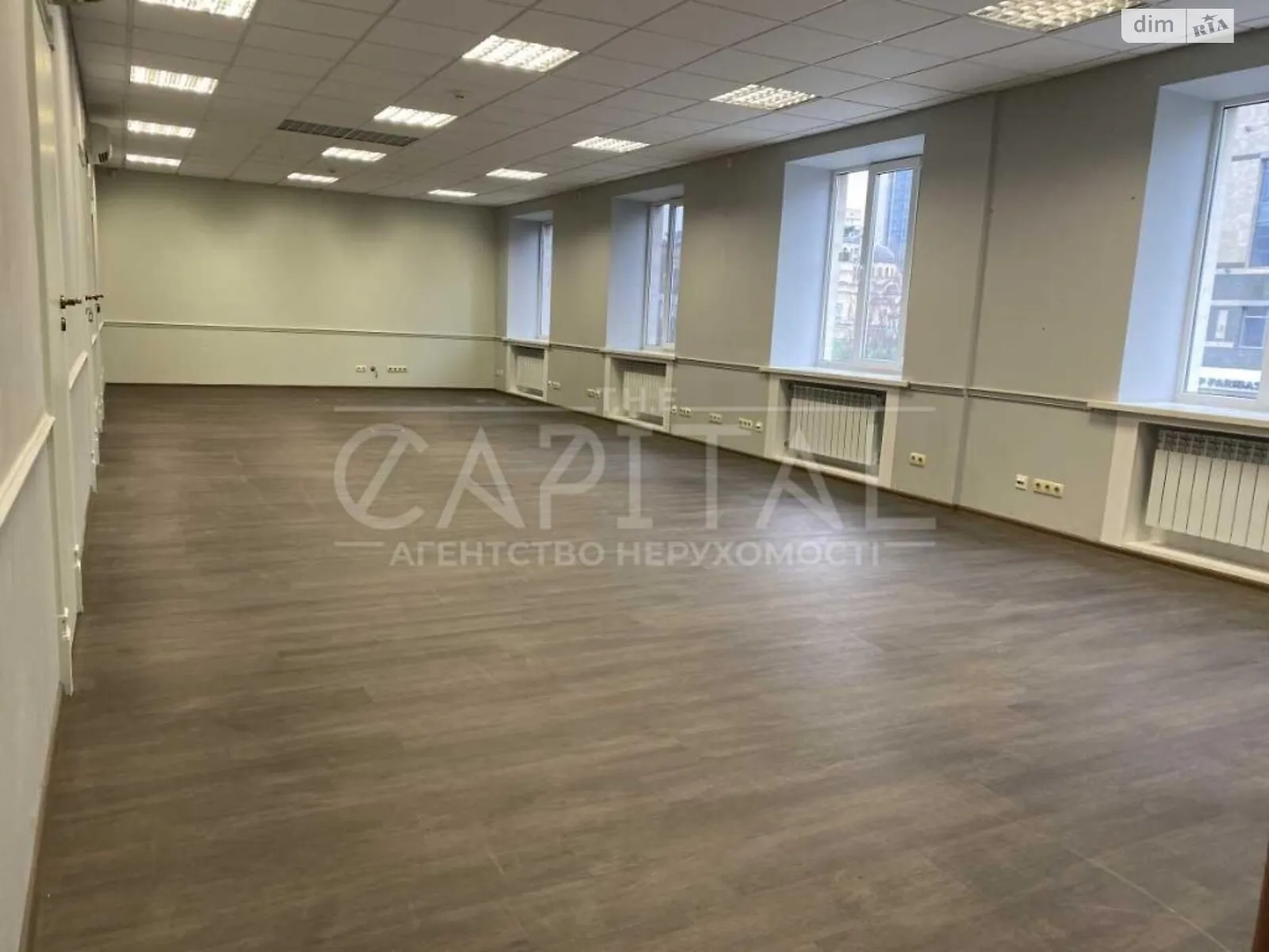 Сдается в аренду офис 162 кв. м в бизнес-центре, цена: 2423 $ - фото 1