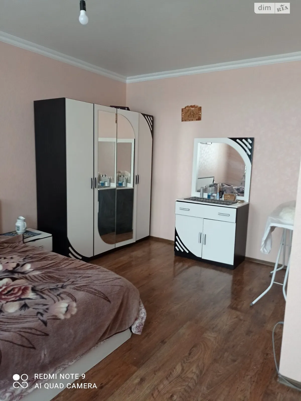 Продается дом на 3 этажа 230 кв. м с террасой, цена: 85000 $ - фото 1