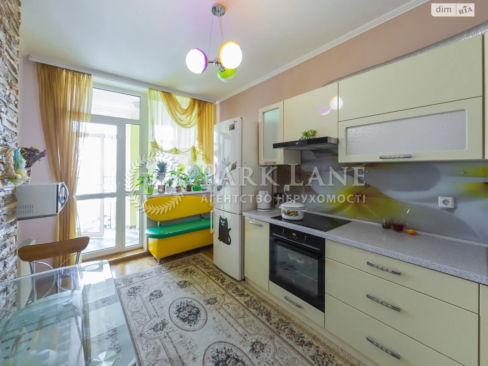 Продается 2-комнатная квартира 61 кв. м в Киеве, ул. Регенераторная, 4 корпус 2