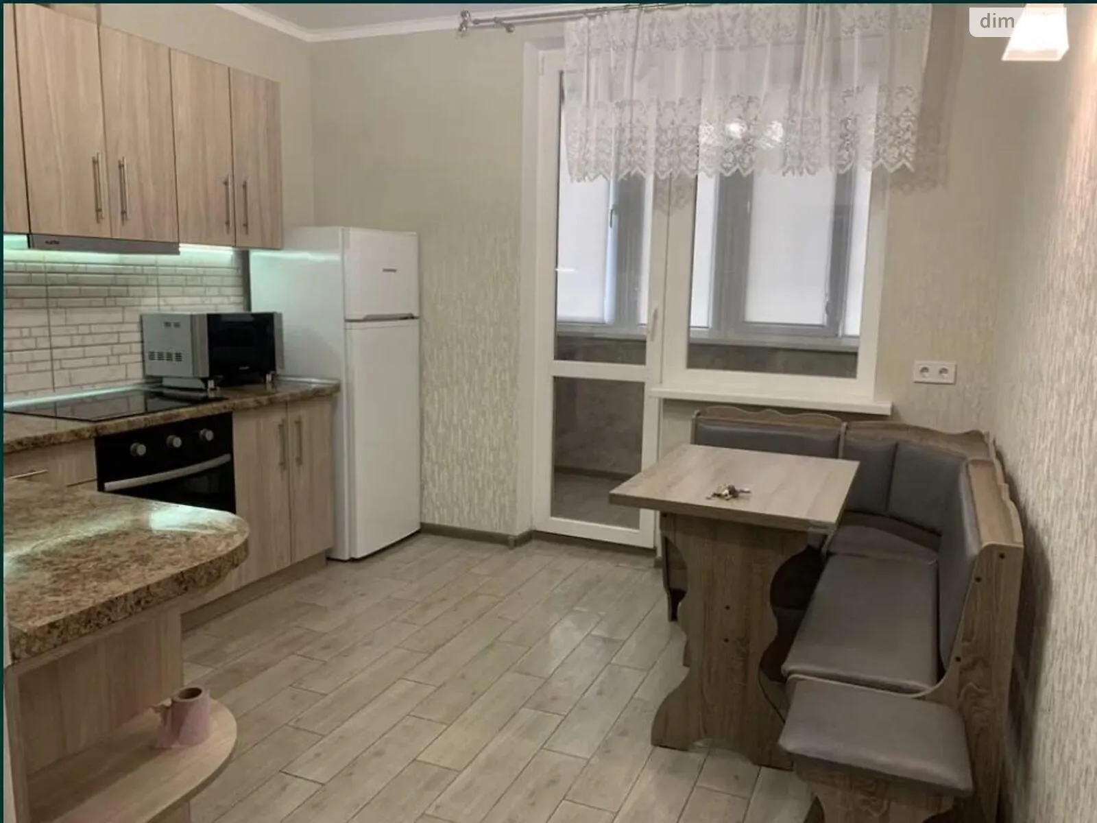 Продается 1-комнатная квартира 46 кв. м в Одессе, ул. Костанди - фото 1