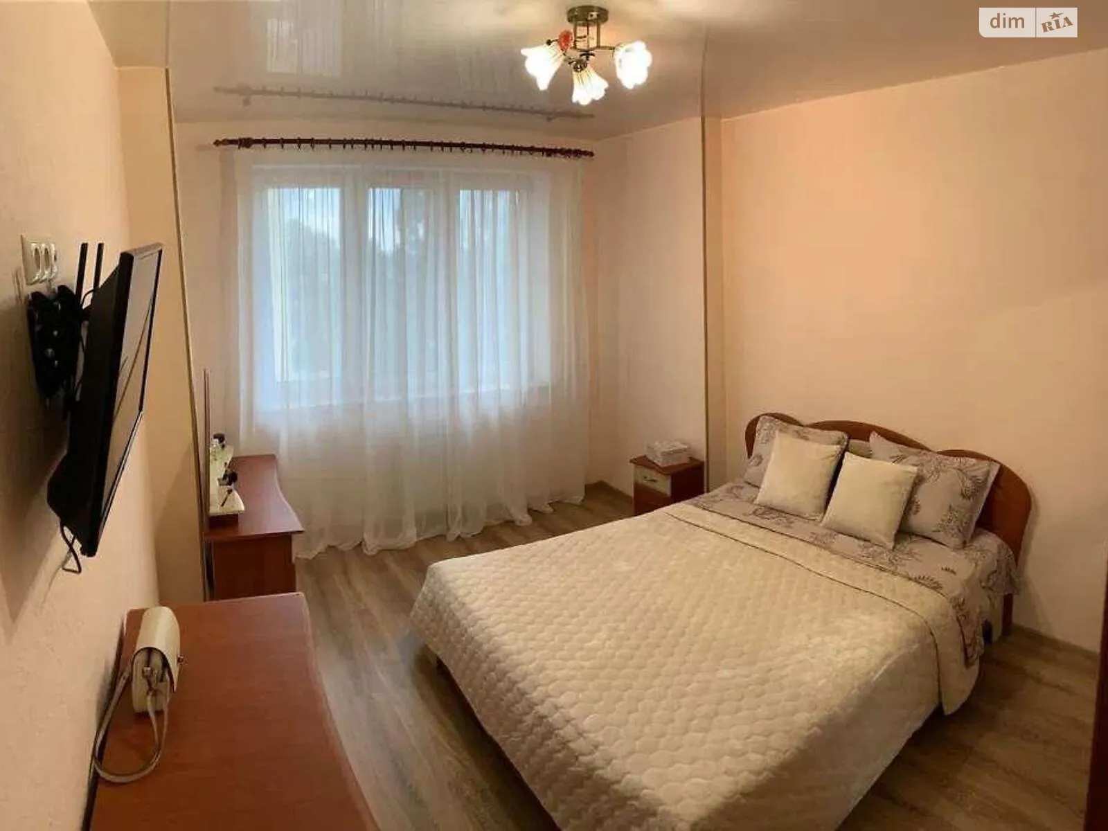 Продается 3-комнатная квартира 92 кв. м в Киеве, пер. Моторный, 9