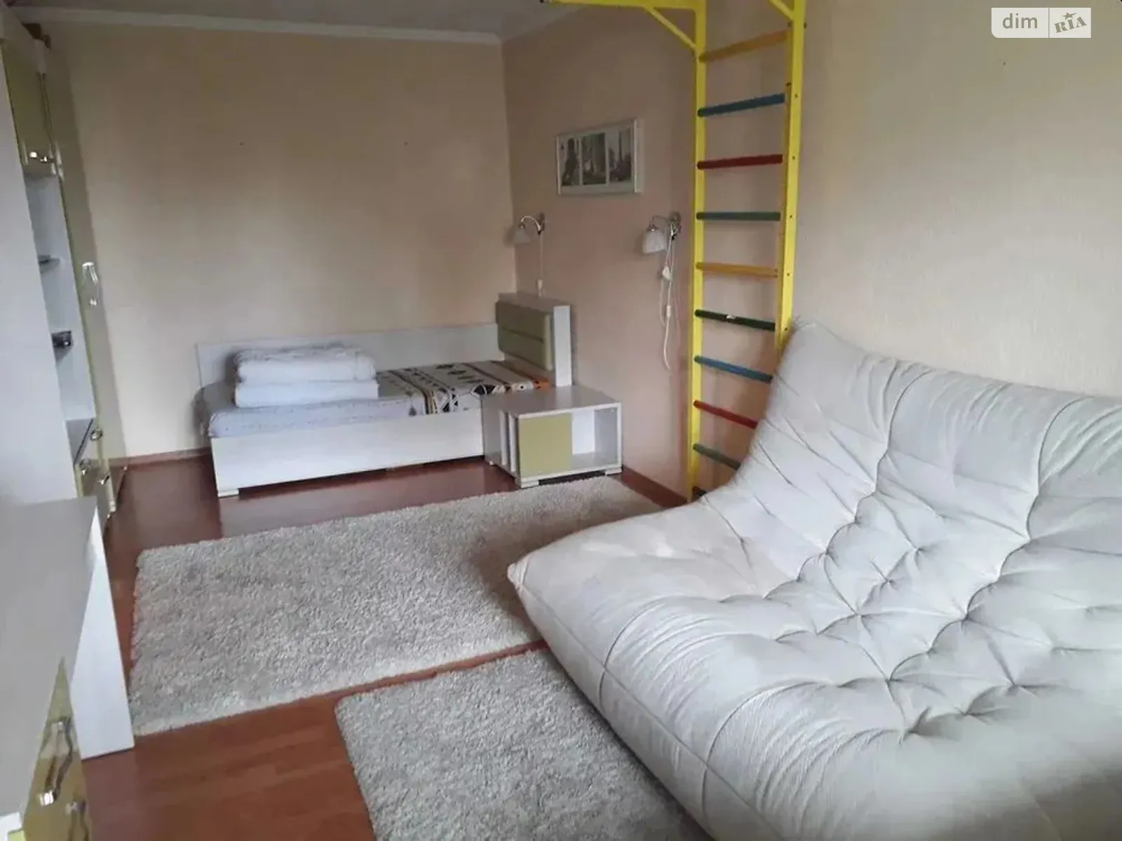Продается 2-комнатная квартира 45 кв. м в Днепре, ул. Калиновая